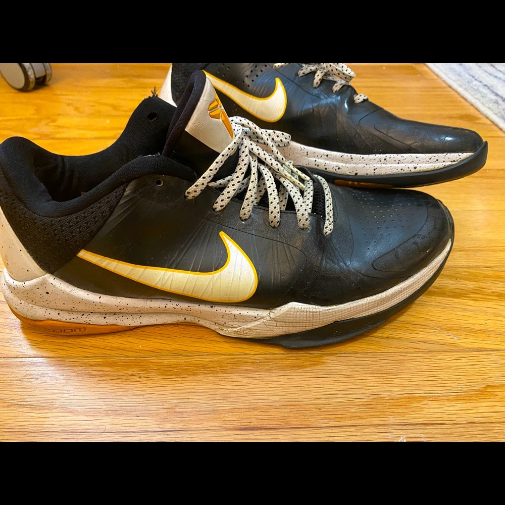 NIKE KOBE V 5 del Sol Yellow Black White 10 US